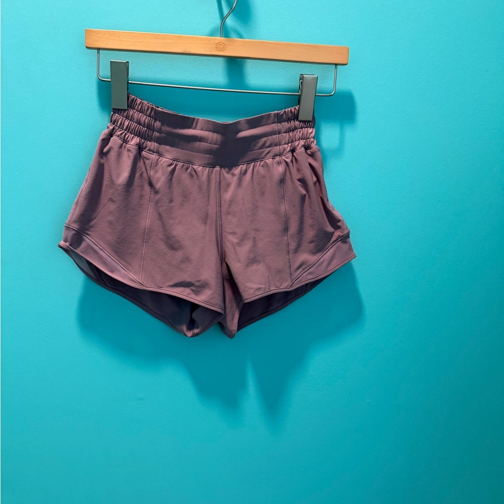 Lululemon 2.5” Hotty Hot Shorts, Size 2